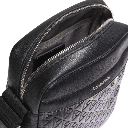 Calvin Klein Τσαντάκι ώμου Embossed Allover Monogram Reporter Bag